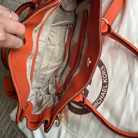 Michael Kors Hamilton - Picture 3 of 4